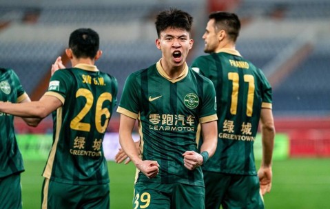 西班牙老帅爆料：国足18岁新星被曼城看中，留洋剑指五大联赛！