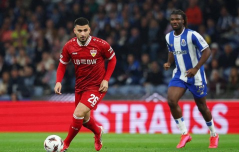 穆帅率波尔图2-0击败德甲劲旅斯图加特，挺进欧联杯八强