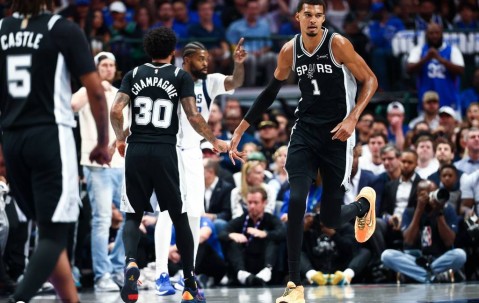 文班亚马40+15状元弗拉格10+10 马刺狂胜独行侠