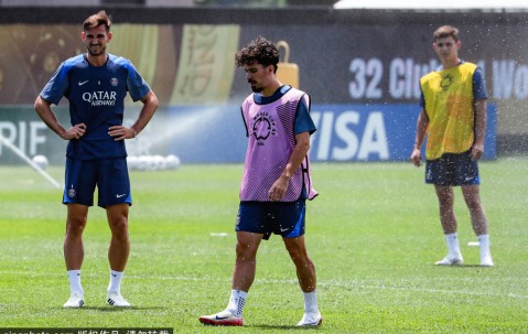 法甲球队巴黎圣日耳曼训练备战世俱杯半决赛
        
    法甲球队巴黎圣日耳曼训练备战世俱杯半决赛