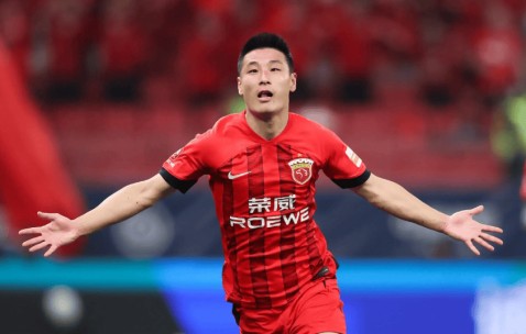 意甲出现一条大鱼！4大豪门开始抢人，年仅26岁4000万欧底价