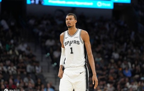 文班5战砍下165分57板19帽 NBA官方：姚明以来第一人