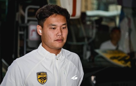 从西甲留洋少年到中乙起伏：前申花主力门将陈钊职业轨迹的深度剖析