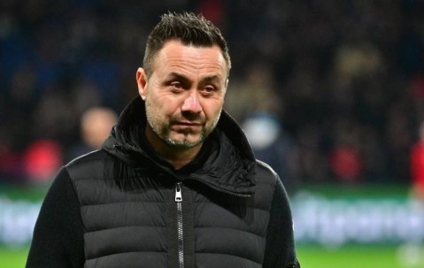 换帅太难了！英媒曝因公开力挺格林伍德，热刺球迷拒绝德泽比尔执教