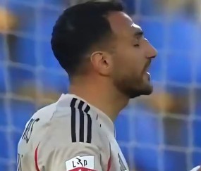 一场2-1！让穆帅有望争二：本菲卡追平葡体，下周欧冠决战皇马