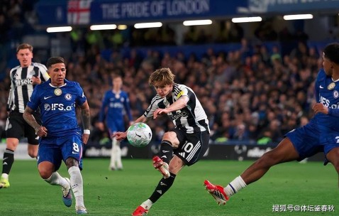 曼联中场新核浮现！卡塞米罗钦点同胞，红魔挖角纽卡斯尔双星