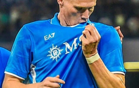 麦克托米内回应重返曼联传闻，拉爵分成愿望破灭！小麦再获一殊荣