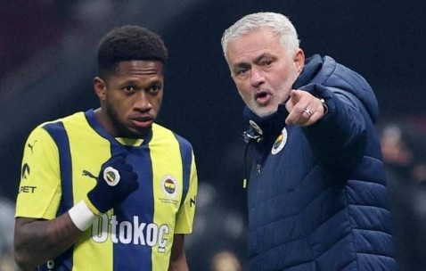 24小时奇迹！穆里尼奥绝地求生引爆英超，铁锤帮1500万赌局暗藏杀机